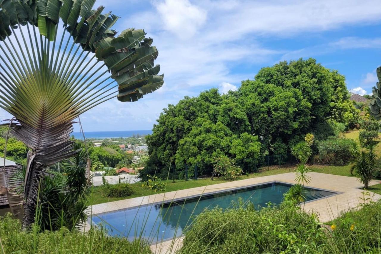 Naia Lodge Arue  Ngoại thất bức ảnh